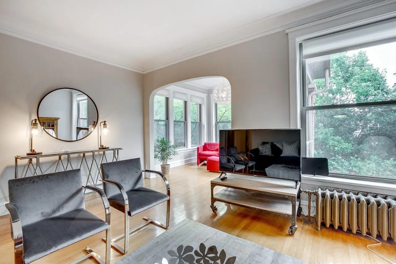 Comfortable Vintage North Side Retreat For 8 Apartment *