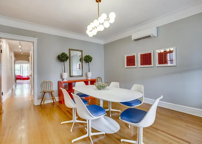 Comfortable Vintage North Side Retreat For 8 * Chicago