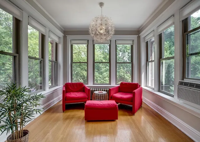 Apartment Comfortable Vintage North Side Retreat For 8 *